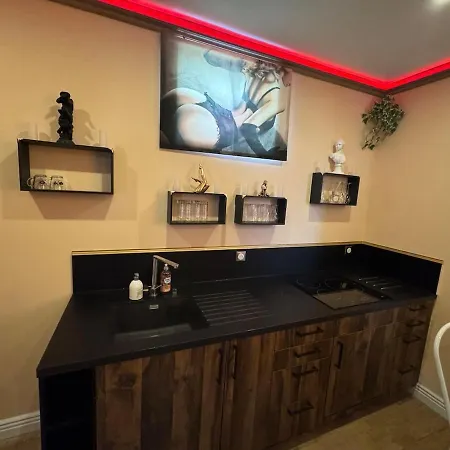 La D'aphrodite Maing