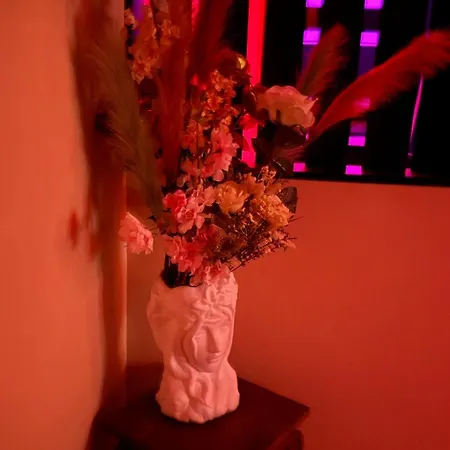 La D'aphrodite Nyaraló *