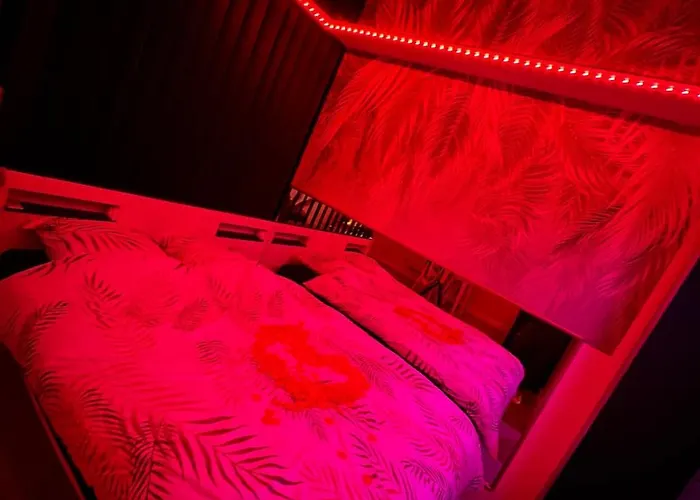 La D'aphrodite Nyaraló