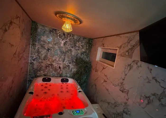 La D'aphrodite Nyaraló