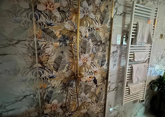 La D'aphrodite Nyaraló *